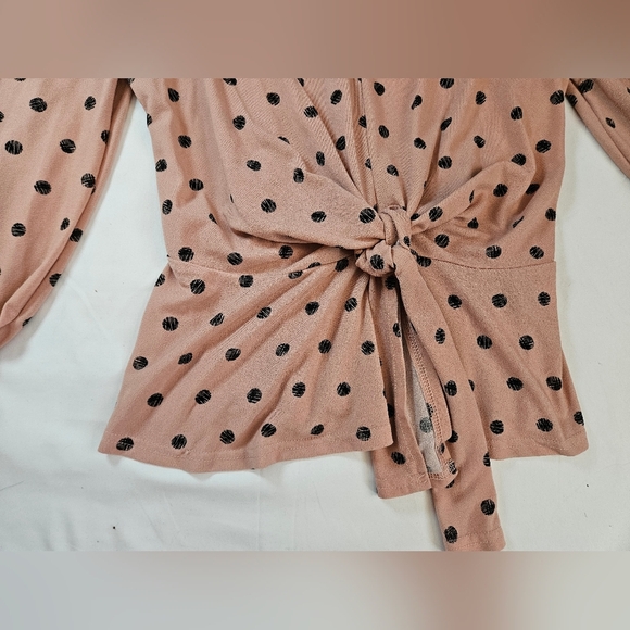 Fifty Street Womens Pink & Black Polka Dot 3/4 Sleeve V-Neck Top Size Medium - Picture 2 of 10